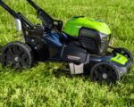 Greenworks Self-Propelled 21-inch Brushless Lawn Mower 40V with 5Ah Battery and Charger - Image 6